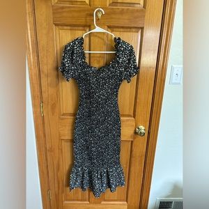 NWT, Black daisy patterned midi dress